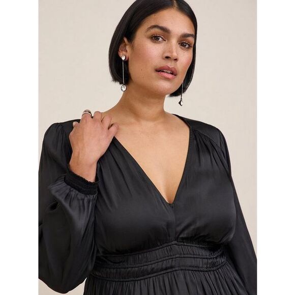 Torrid Peplum Satin Smocked waist Black top Size 5 5x plus size plus size holida - Picture 3 of 11